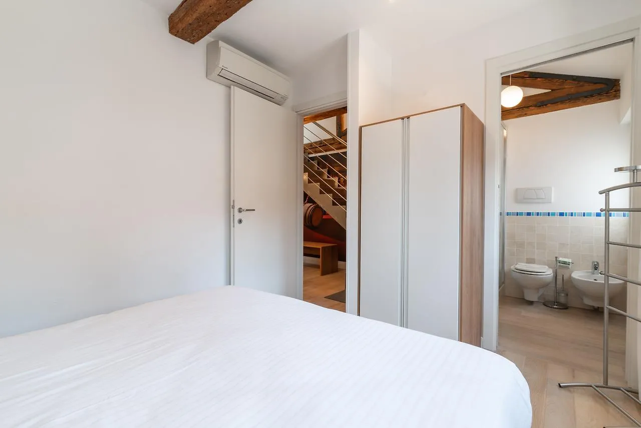 Poli Grappa Suite Венеция Италия