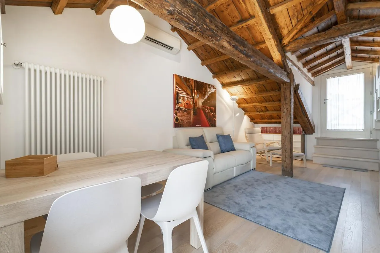 Poli Grappa Suite Венеция Апартаменты